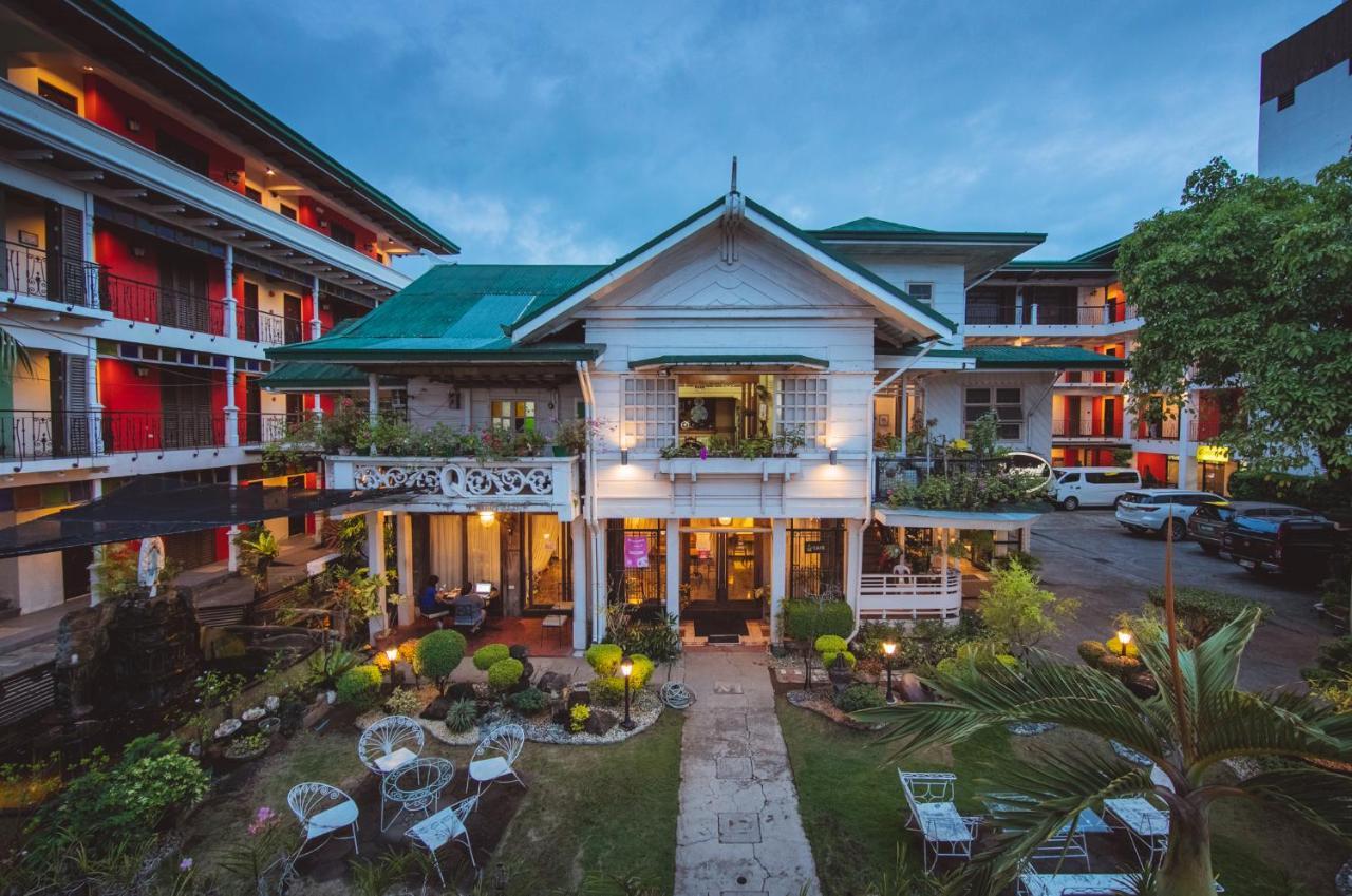 Rosvenil Hotel Таклобан Екстериор снимка