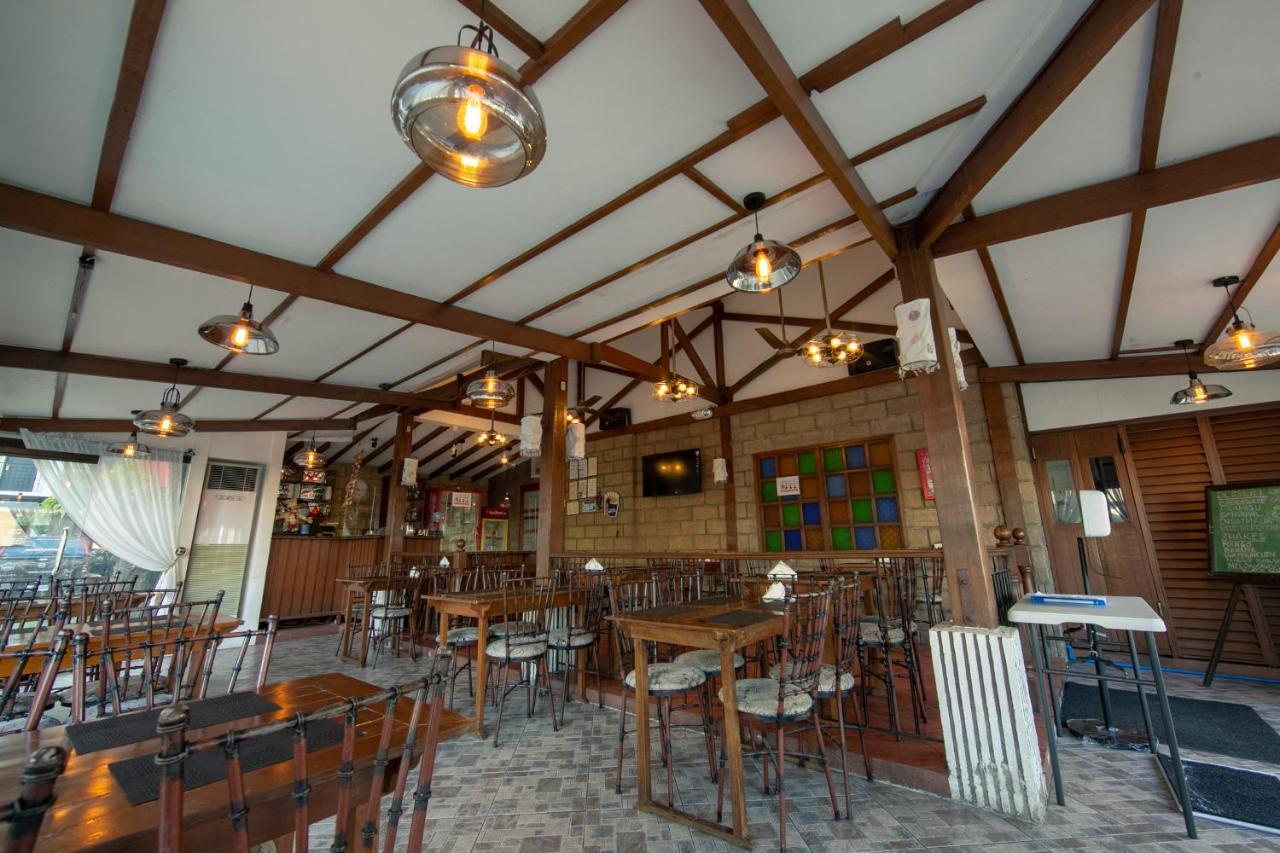 Rosvenil Hotel Таклобан Екстериор снимка