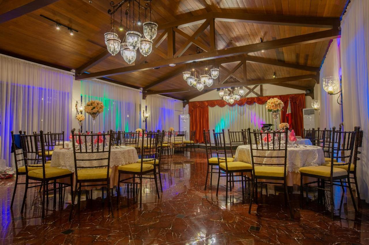 Rosvenil Hotel Таклобан Екстериор снимка