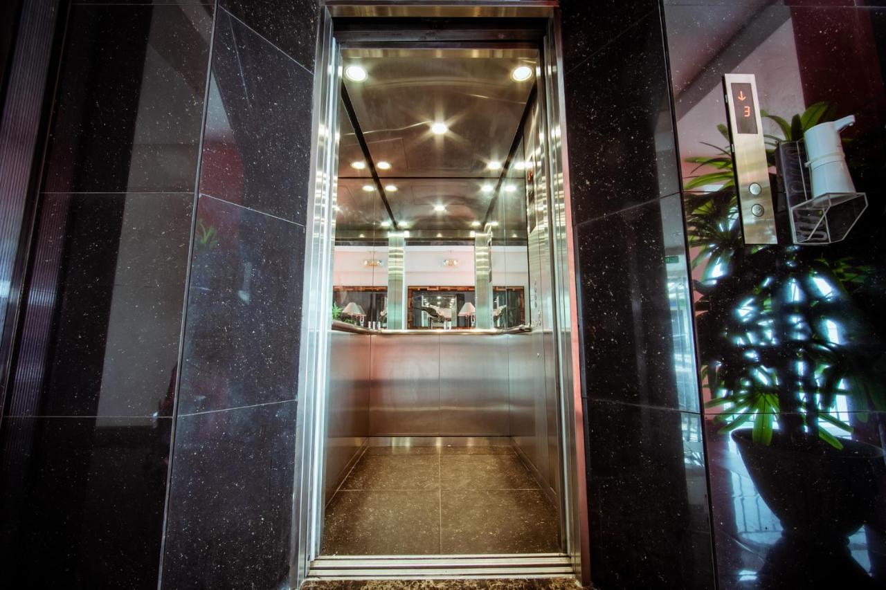 Rosvenil Hotel Таклобан Екстериор снимка
