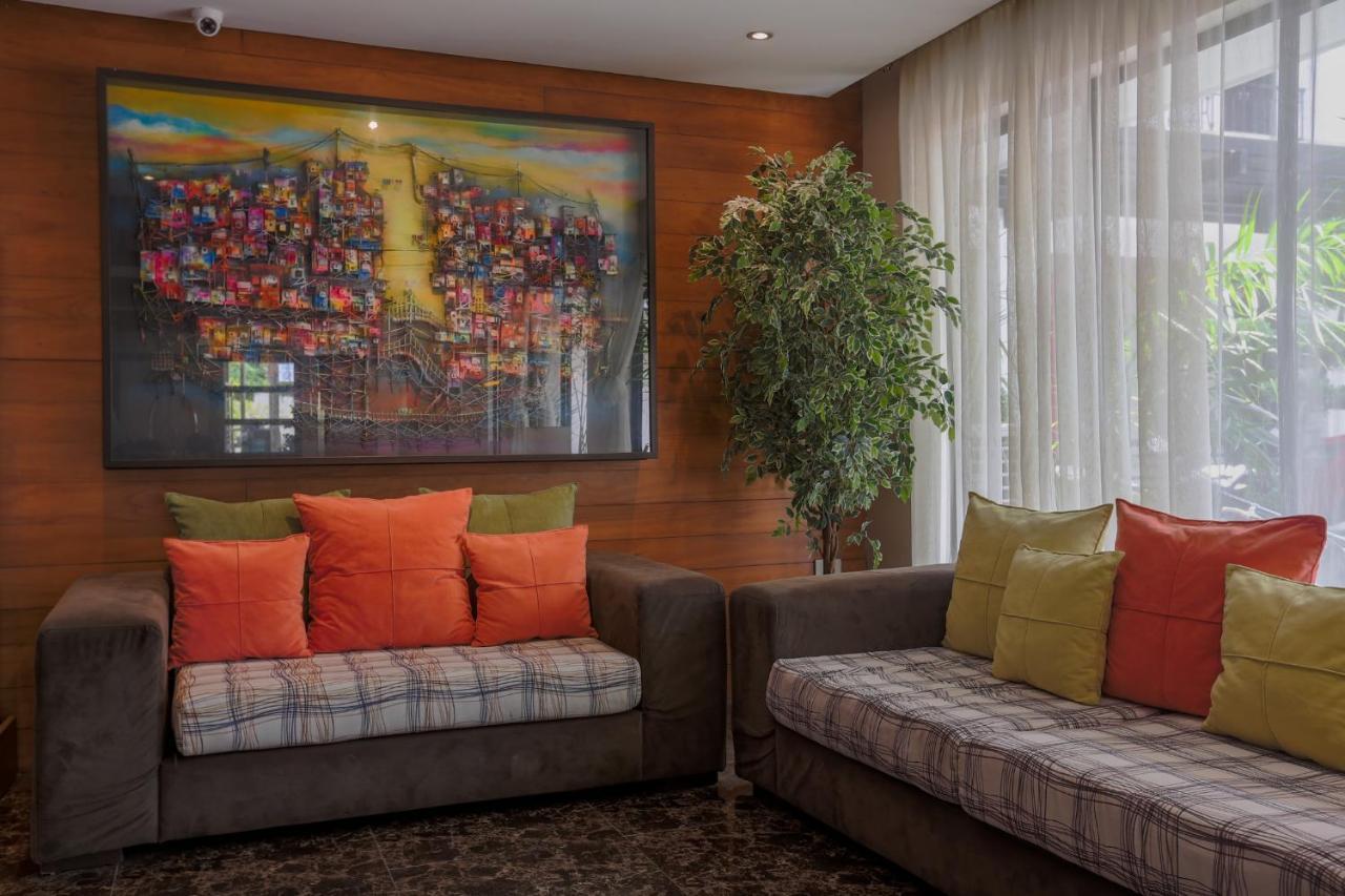 Rosvenil Hotel Таклобан Екстериор снимка